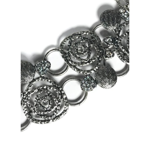 Silver Tone Chain Belt with Rose Design & Rhinestone Details, Adjustable Closure - Picture 7 of 12